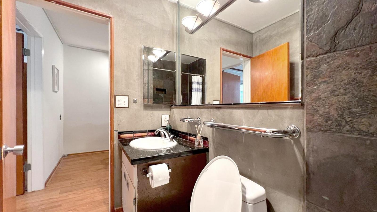 Charming 1br In Prime Santa Monica Walk To Los Angeles